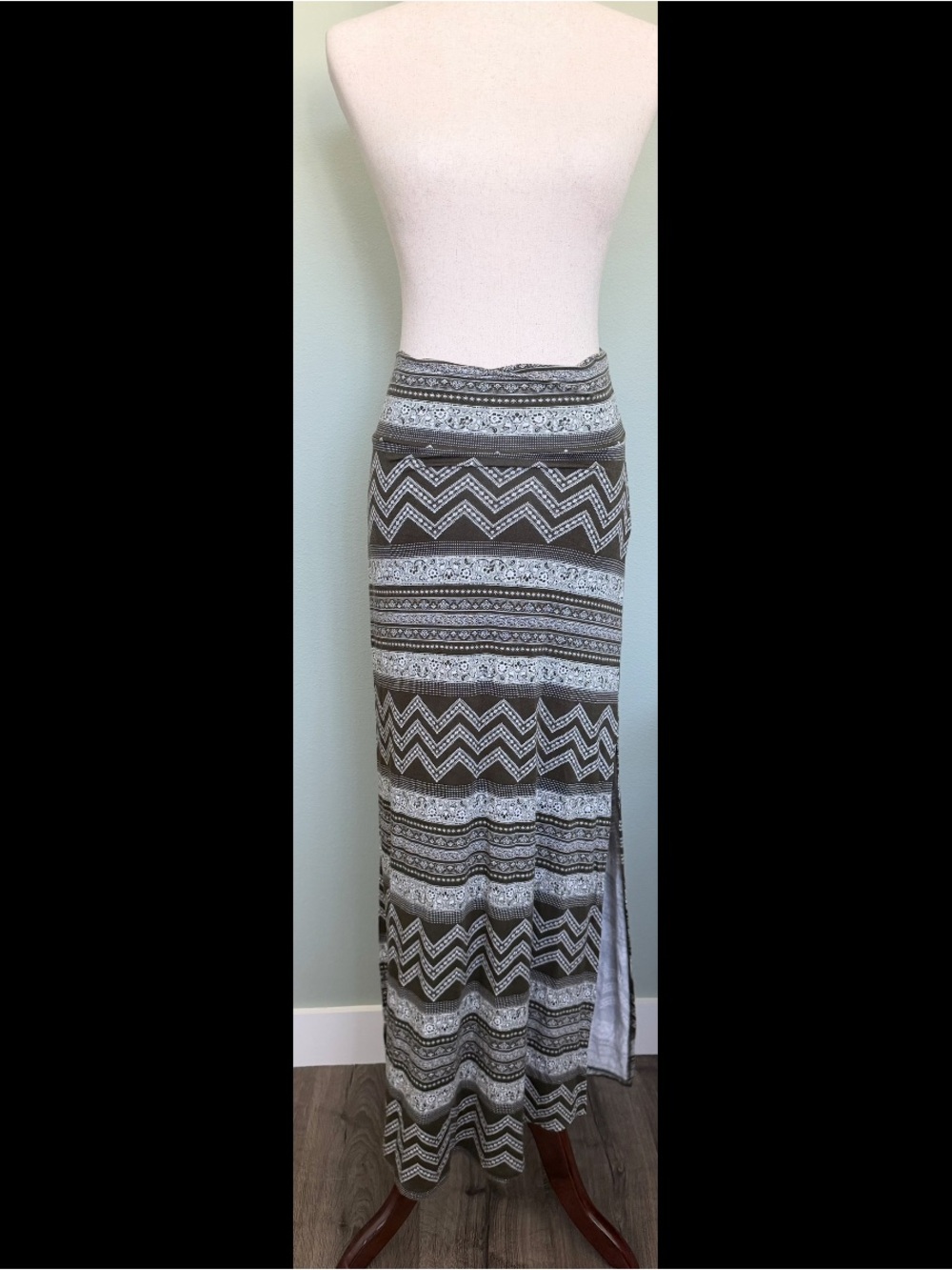 Charlotte Russe Olive Paisley Chevron Maxi Skirt